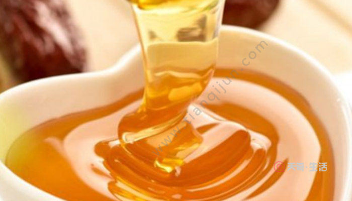 蜂蜜用多少度的水冲效果最好 蜂蜜用开水冲还是温水(图2) 蜂蜜用多少度的水冲效果最好