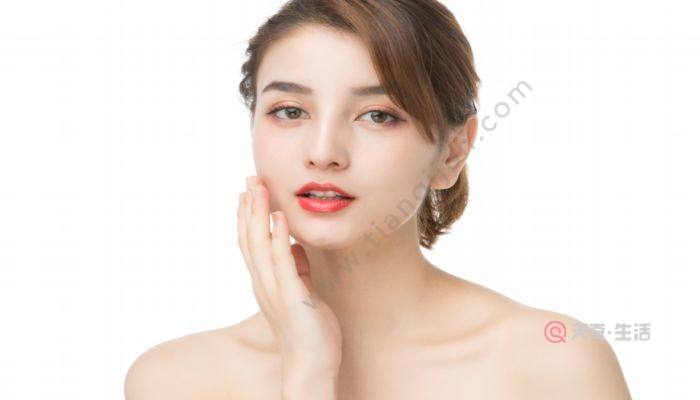 敷完面膜用洗面奶还是清水 敷完面膜可以用洗面奶吗(图2) 敷完面膜用洗面奶还是清水
